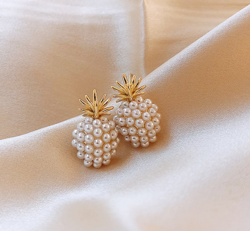 Starfish & Pearl Earrings — close-up detail