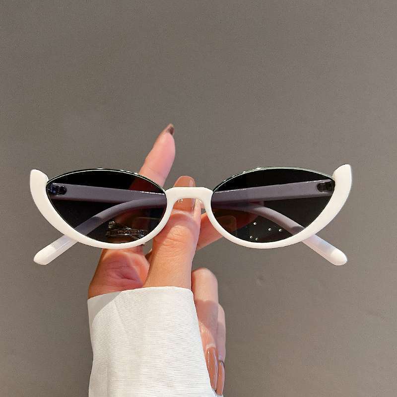 Fashion Cat-Eye Sunglasses — close-up detail
