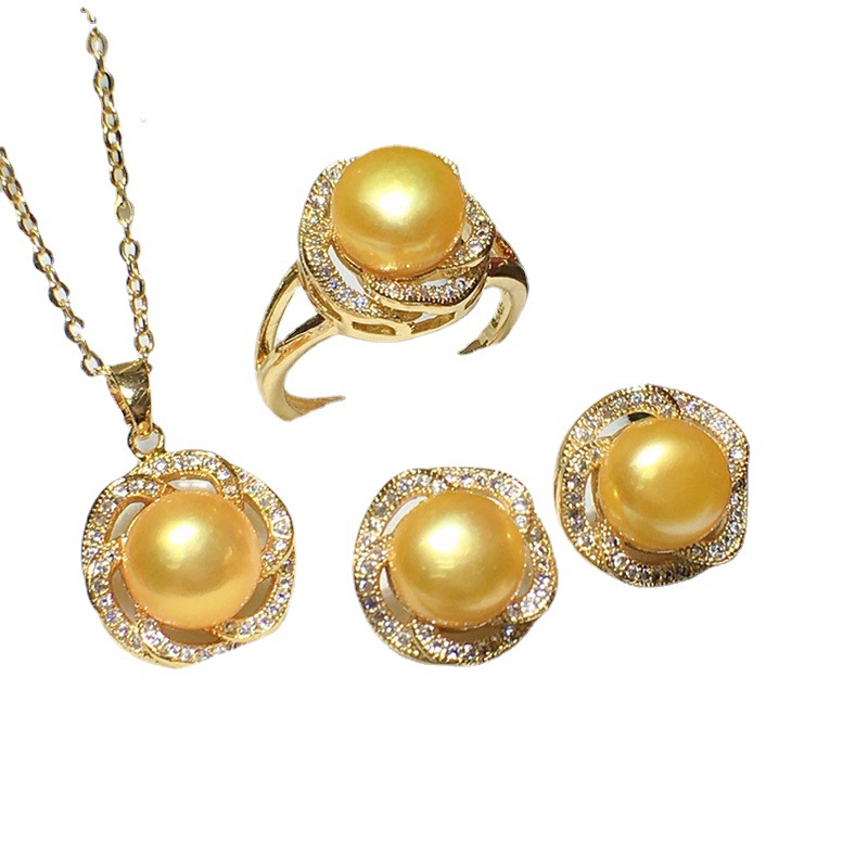 Freshwater Pearl Necklace Set — close-up detail