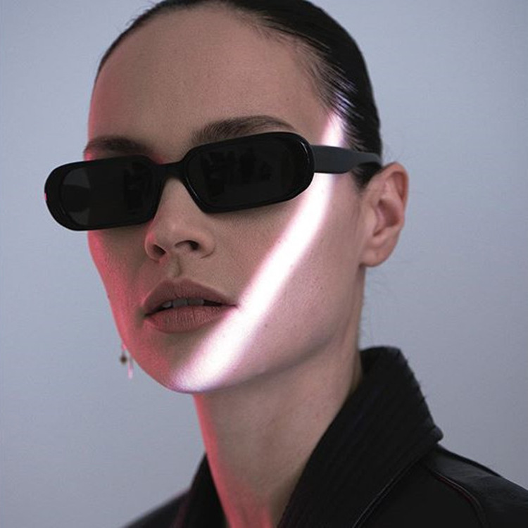 Retro Small-Frame Sunglasses — product photo