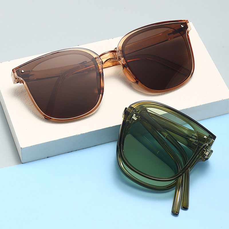 Folding Sunglasses — product photo