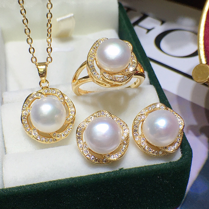 Freshwater Pearl Necklace Set — alternate angle